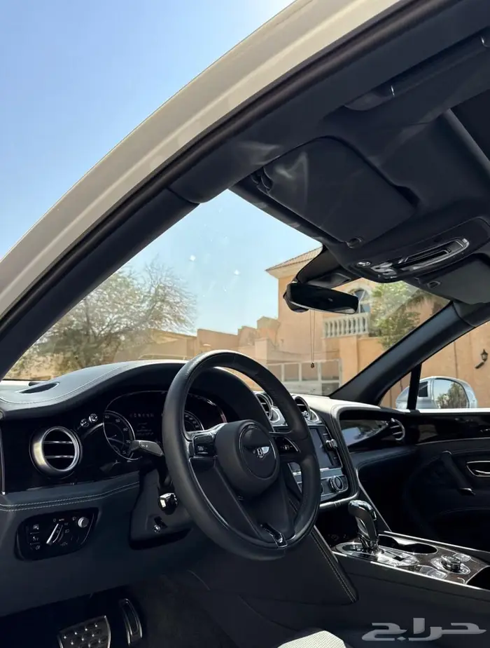 بنتلي بنتايقا ماشي 25 الف 12 سلندر اصدار خاص 4