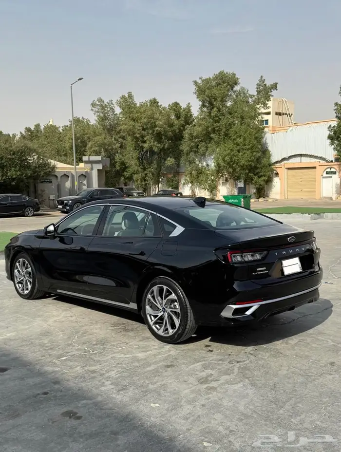 فورد تورس 2023 تيتانيوم فل كامل 4