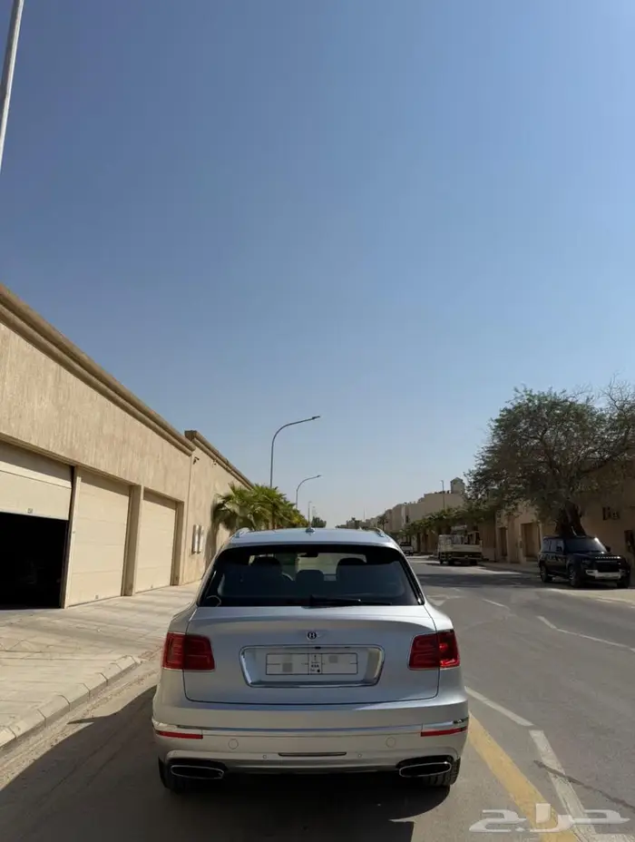 بنتلي بنتايقا ماشي 25 الف 12 سلندر اصدار خاص 1