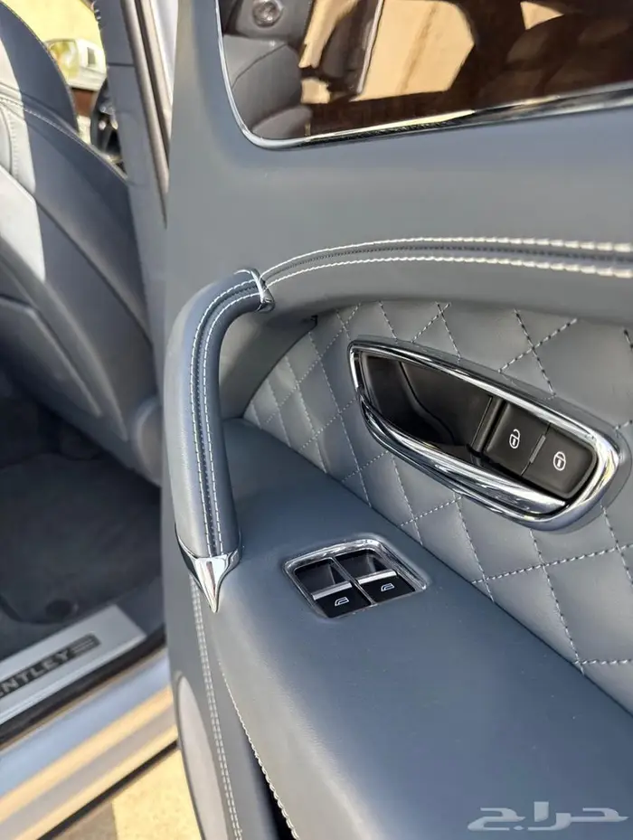 بنتلي بنتايقا ماشي 25 الف 12 سلندر اصدار خاص 9