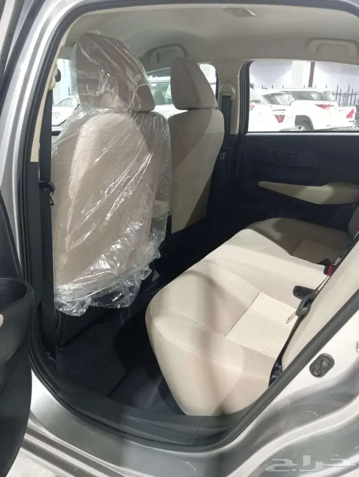 تويوتا يارس ستاندر 2026 12