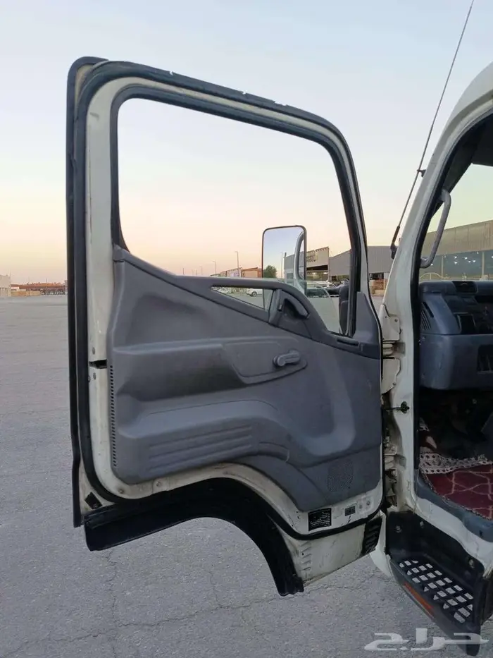 متسوبيشي دينة 2014 7