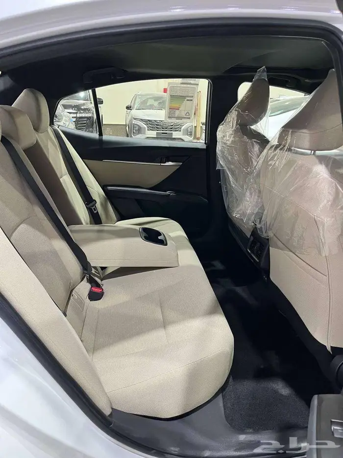 عرض خاص تويوتا كامري LE بنزين موديل 2025 بطاقه جمركيه 7