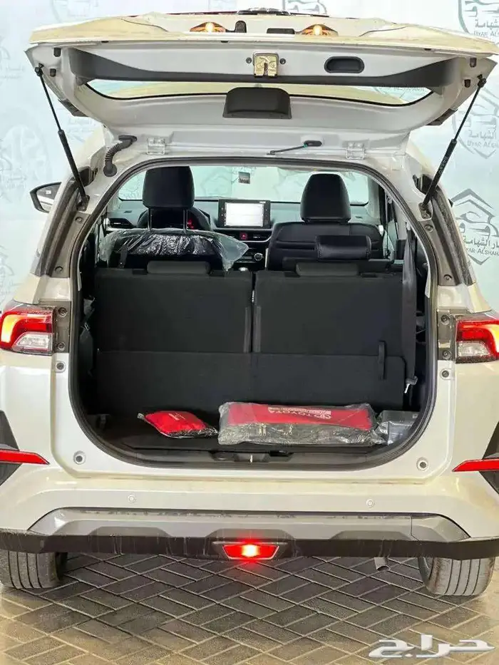 تويوتا فيلوز GLX 2025 كاش واقساط 4