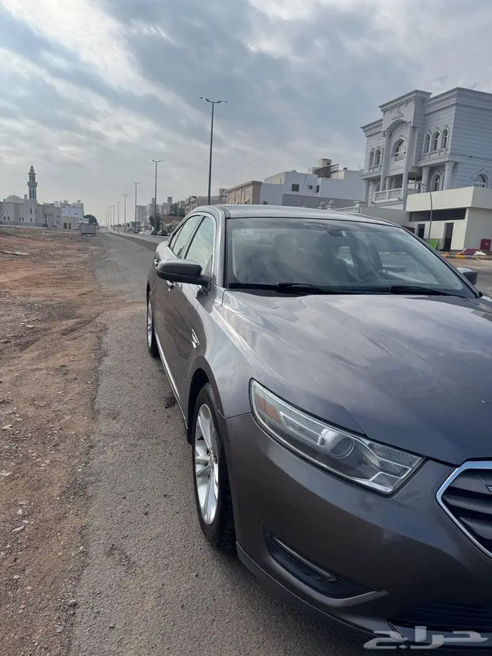 للبيع فورد توروس 2013 3