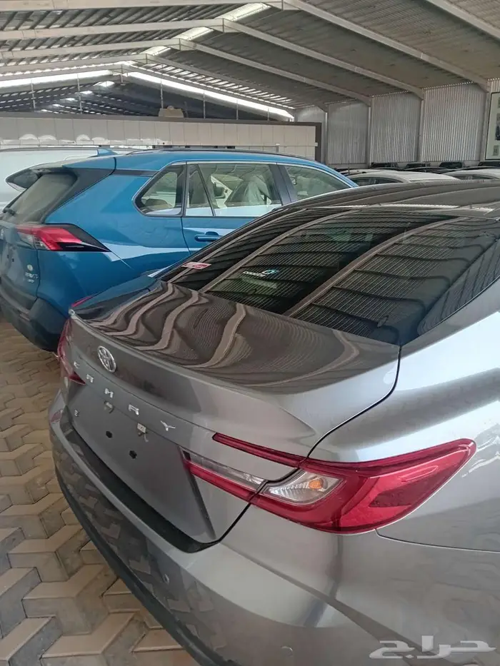 تويوتا كامري E 2025 بنزين عبداللطيف جميل 4