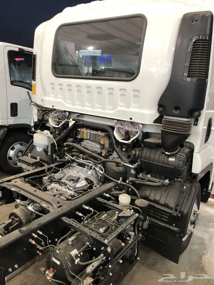 ايسوزو دينا 7.5 طن طول 6.80 م 2