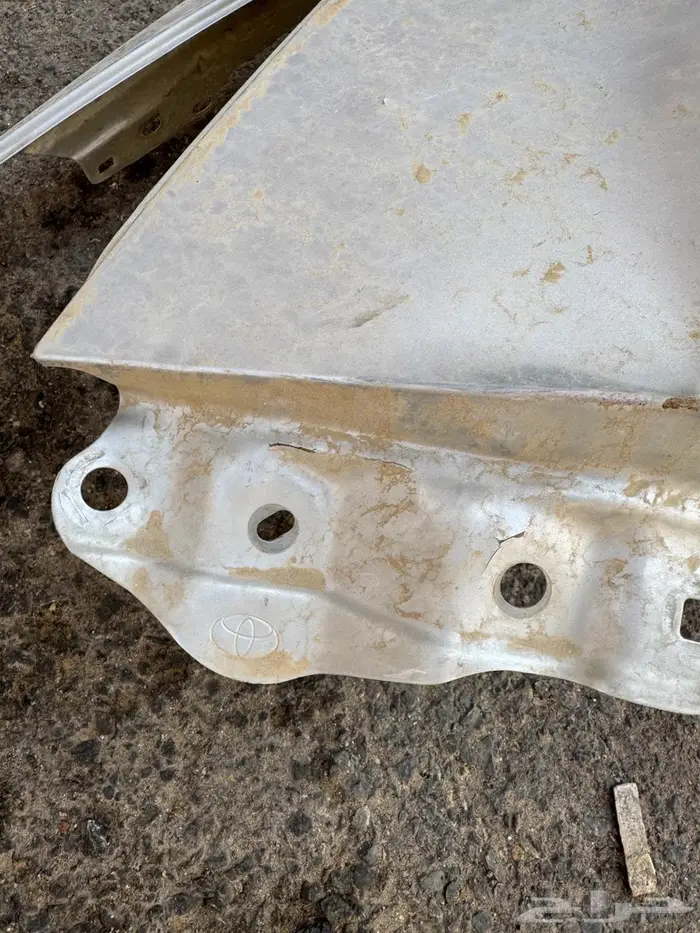 قطع تشليح يارس 2015 شمعات و رفرف 1