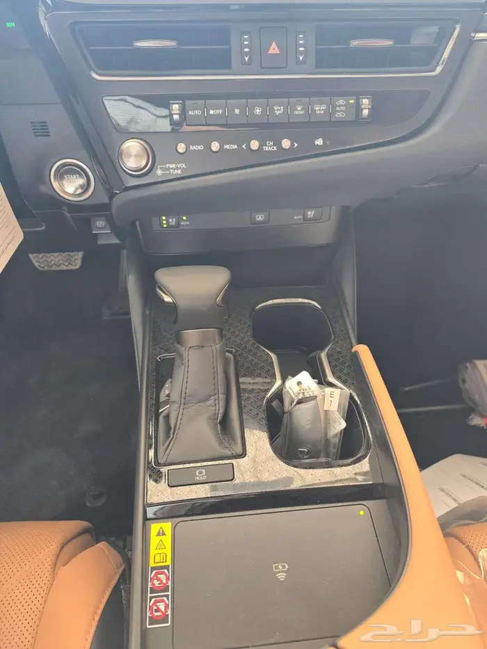 LEXUS. ES 350 2025 CCاستندر 9
