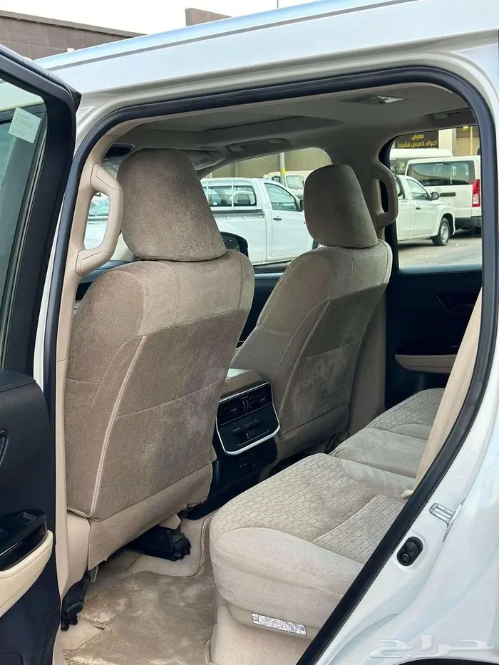 تويوتا لاندكروزر L3 موديل 2023 ديزل 8