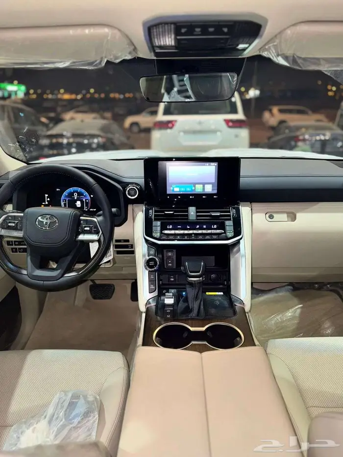 تويوتا لاندكروزر GXR L5 فل كامل تنفس طبيعي 2025 8