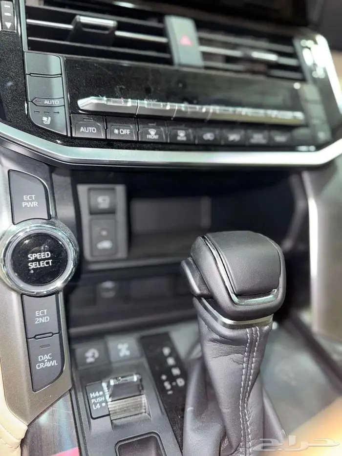 تويوتا لاندكروزر GXR L5 فل كامل تنفس طبيعي 2025 14