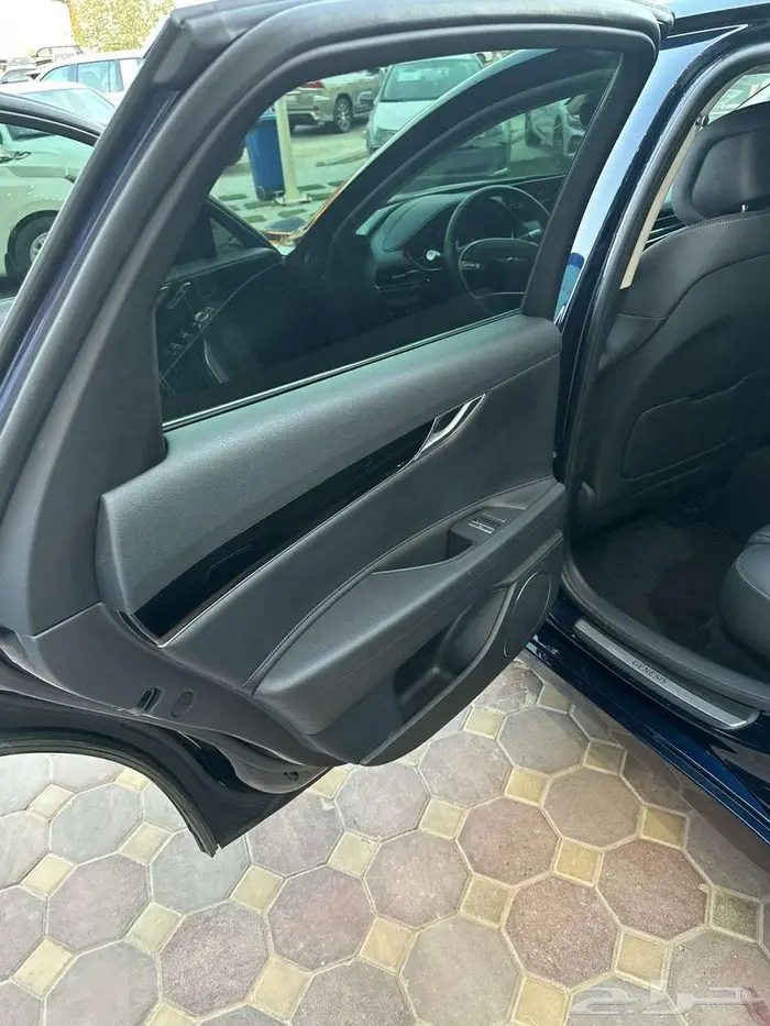 جينسس 2021 مستورد بنزين لون كحلي مميز شاشة بصمه 9