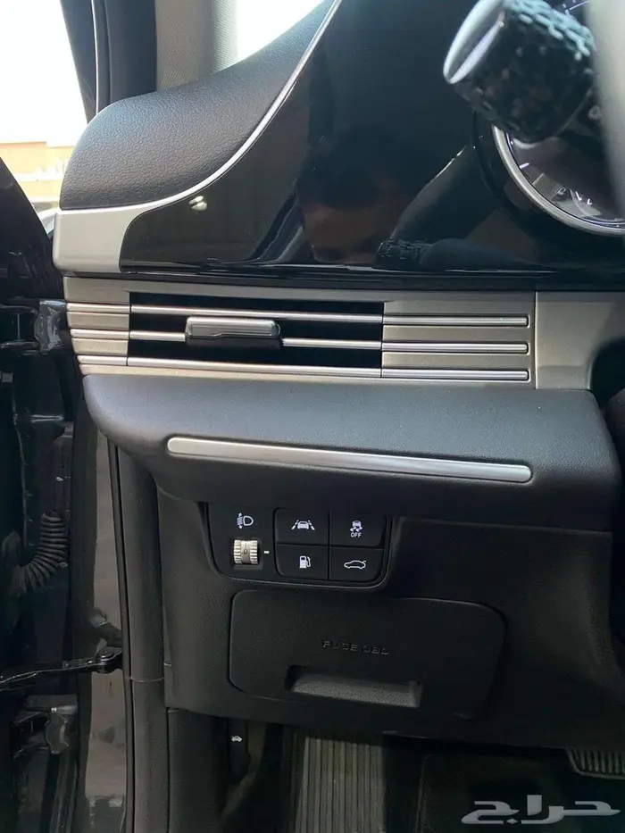 ازيرا 2022 مستورد بنزين شاشه كاميرا بصمه 4 سلندر 2.5 12