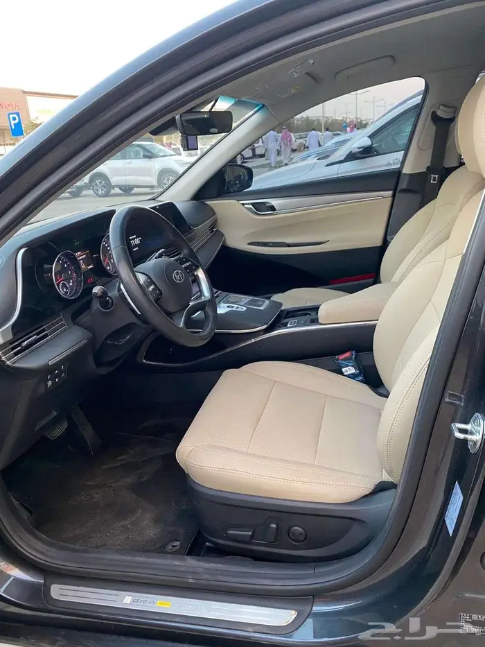 ازيرا 2022 مستورد بنزين شاشه كاميرا بصمه 4 سلندر 2.5 7