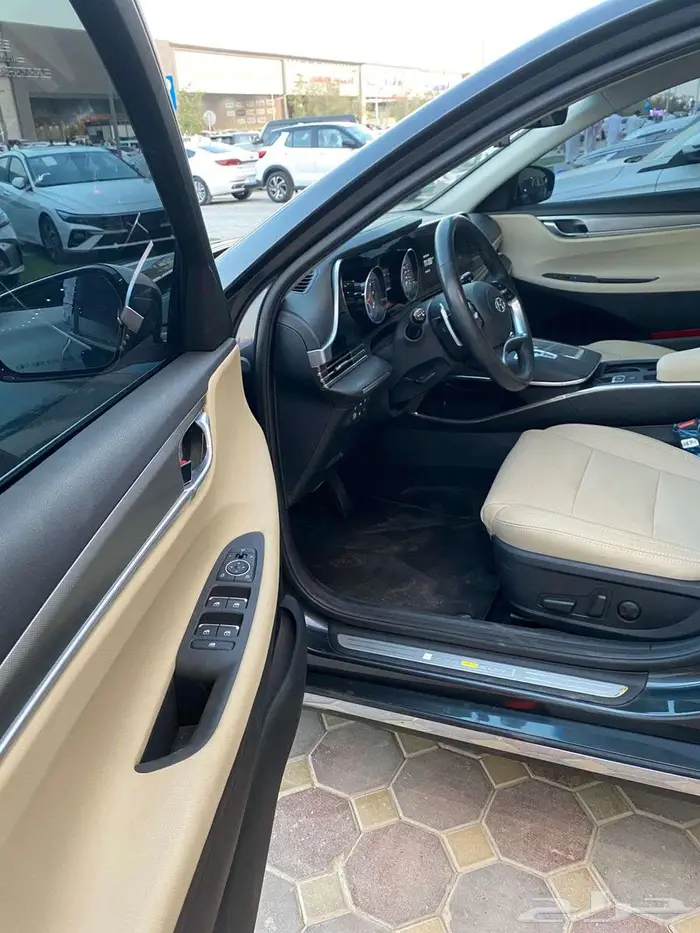 ازيرا 2022 مستورد بنزين شاشه كاميرا بصمه 4 سلندر 2.5 8