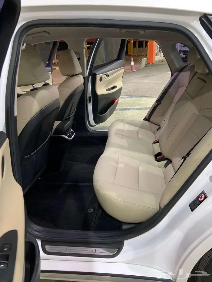 هونداي ازيرا 2020 بصمه شاشه قيادة ذاتيه مستورد 14