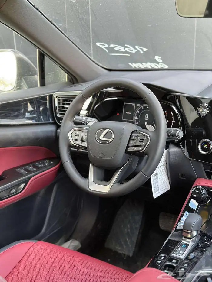 لكزس NX 350 بنزين فئة AA موديل 2025 لدى شركة الخضر 7