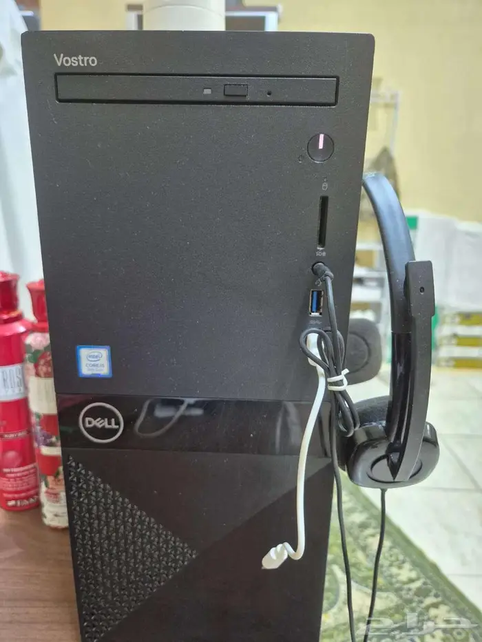 كمبيوتر مكتبي مع شاشة وكيبورد نوع ديل ماوس مايكروسوفت 5