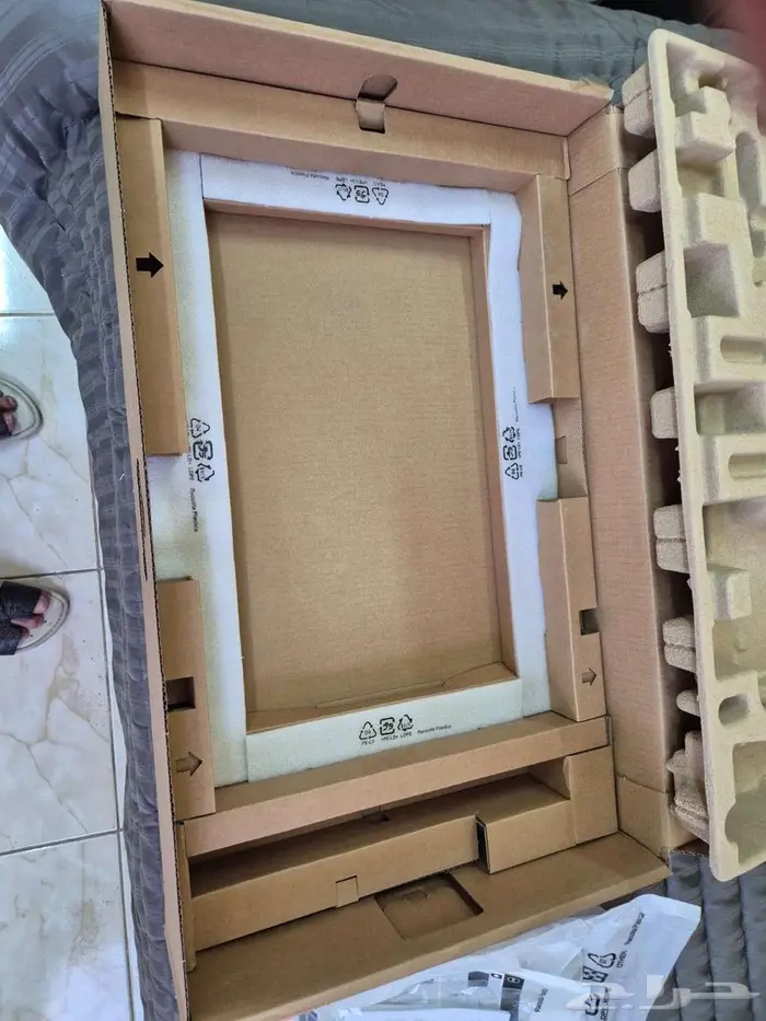 كمبيوتر مكتبي مع شاشة وكيبورد نوع ديل ماوس مايكروسوفت 13