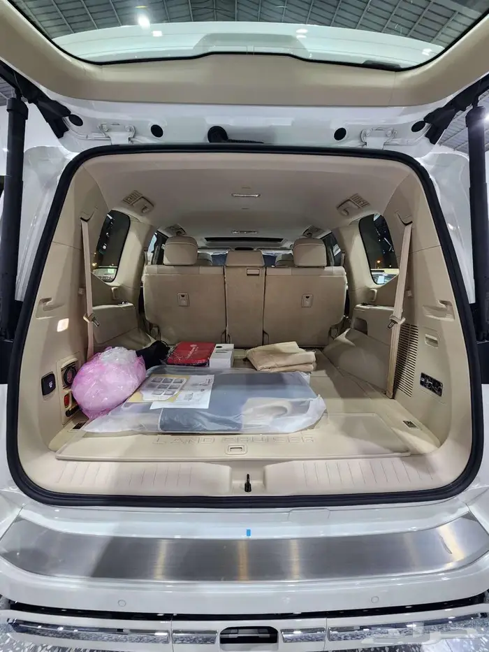 تويوتا لاندكروزر GXR - L4 بنزين 2025 السعر 317400 15