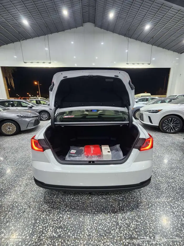 كامري LE فتحه سقف 2025 بنزين السعر 120750 17