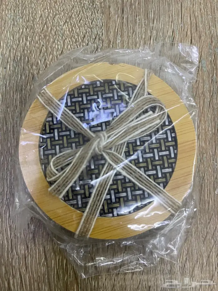 حامل دائري خشبي بتصميم منسوج - جديد ومغلف 1