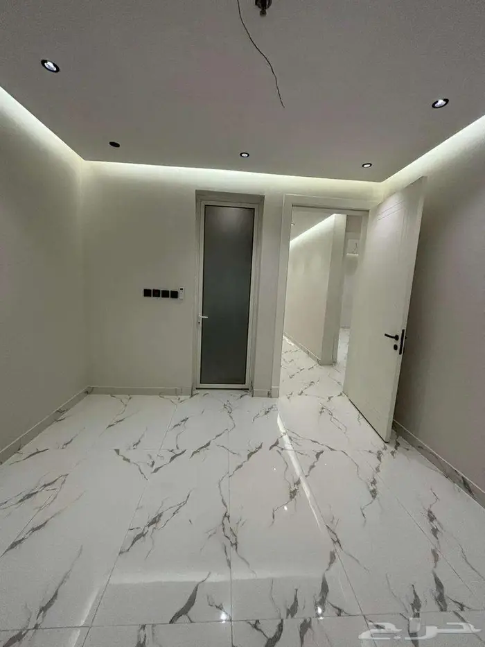 شقة مميزة للإيجار السنوي   حي السيف بقرب كورنيش الجنوبي 9