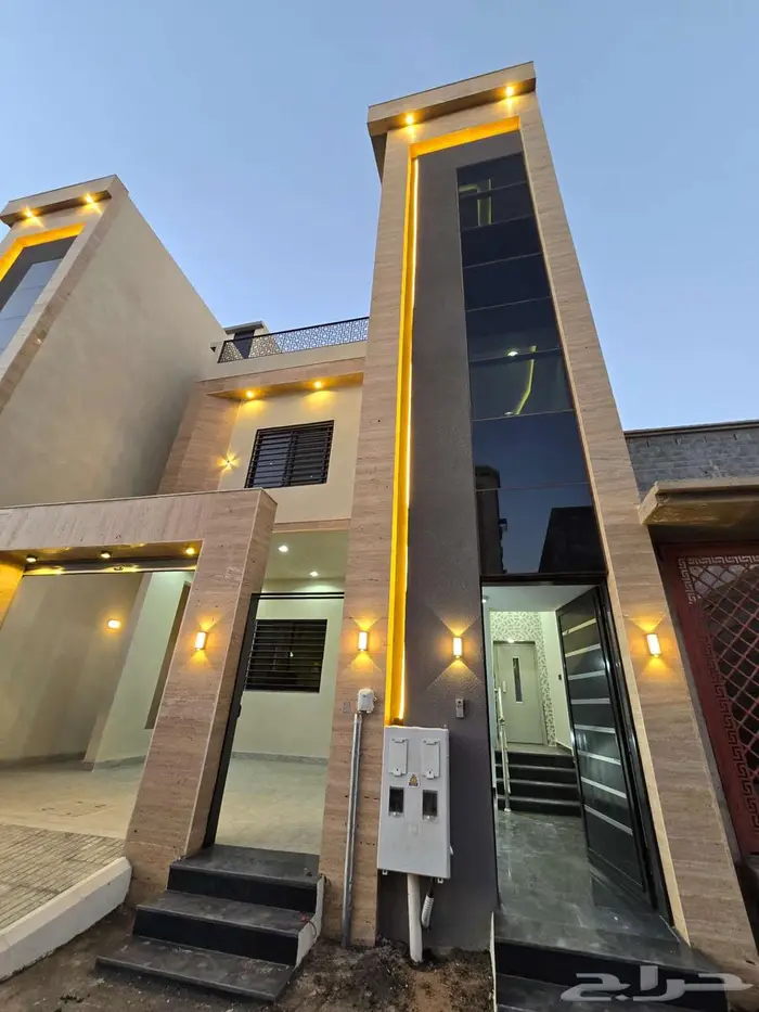 للبيع روف علوى مع ملحق مدخل مستقل 8غرف تشطيبVIPطريق الثمانين 2