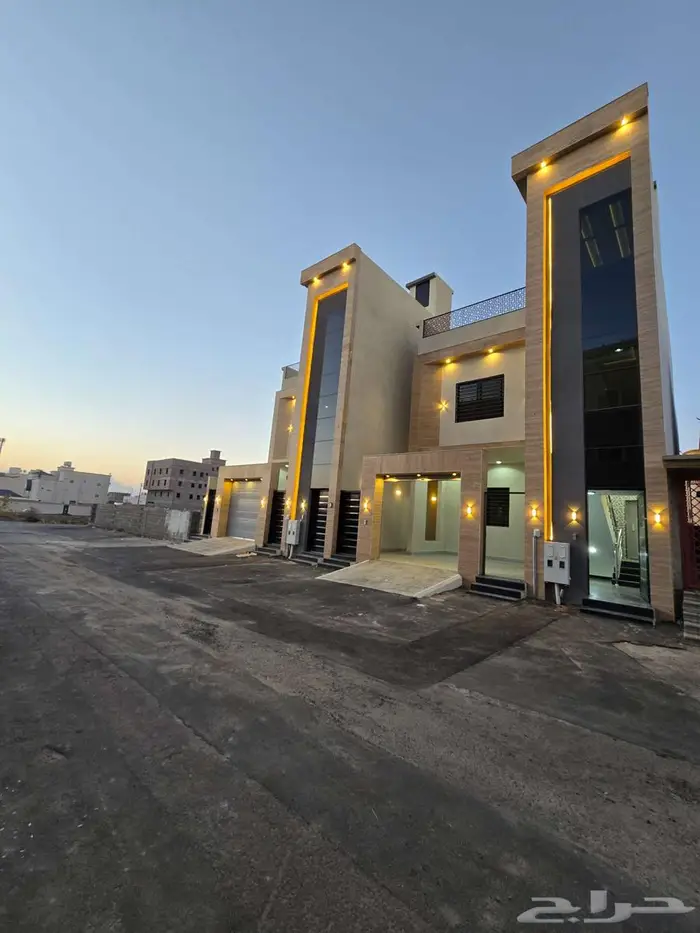 للبيع روف علوى مع ملحق مدخل مستقل 8غرف تشطيبVIPطريق الثمانين 0