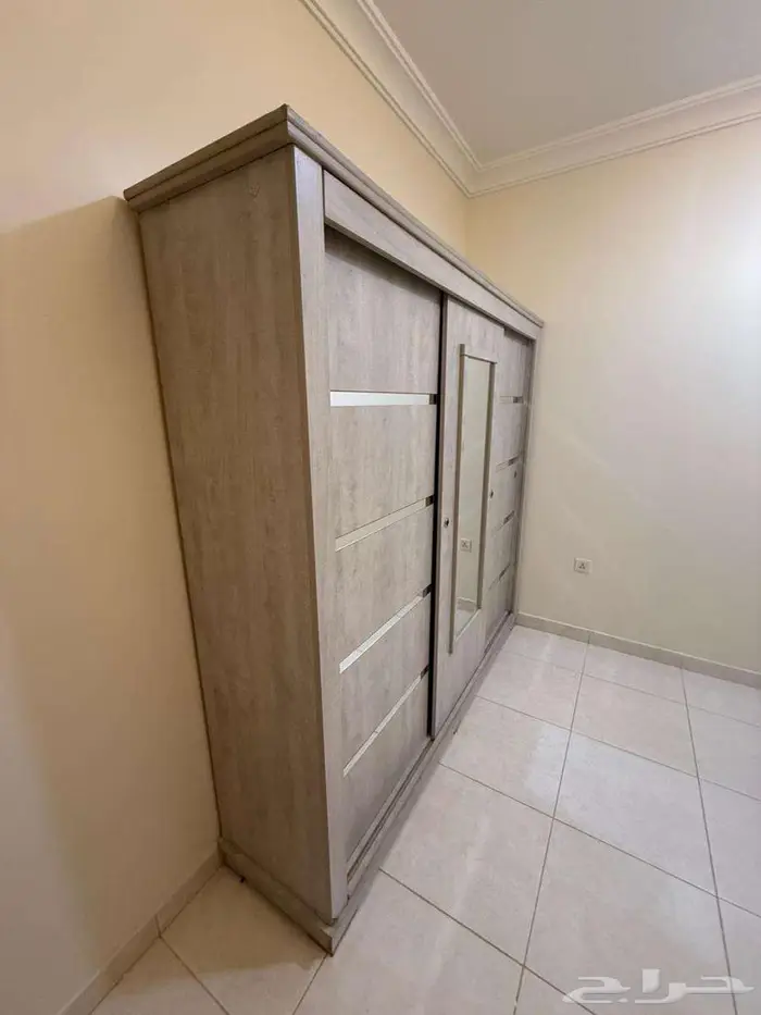 غرفة نوم كالجديدة للبيع مع المرتبة 7