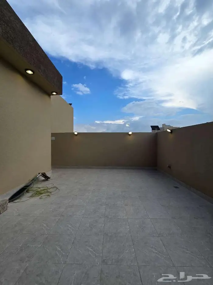 أرواف علوية فاخرة للبيع درة المحالة - أبها 24