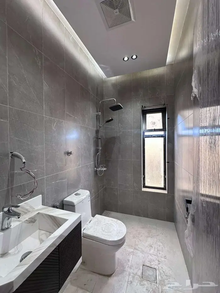 شقة 3 غرف للبيع بحي النعيم للبيع أفراغ فوري جديدة بمدخلين 5