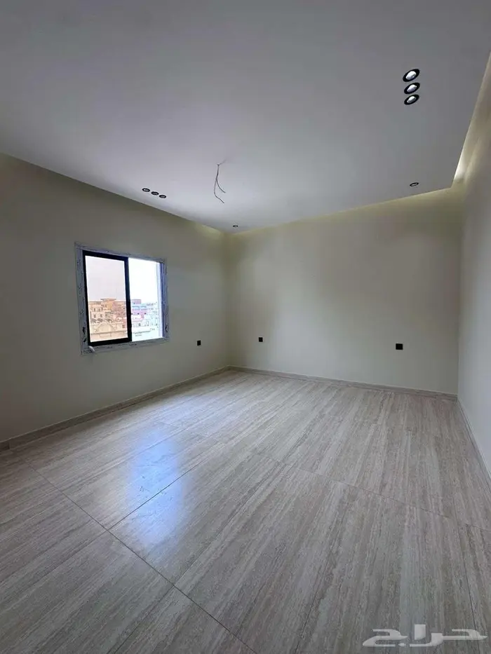شقة 3 غرف للبيع بحي النعيم للبيع أفراغ فوري جديدة بمدخلين 4