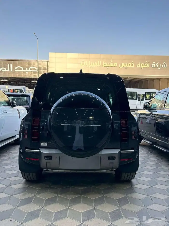 لاندروفر ديفندر HSE موديل 2025 ( نظام 50 50 ) 1