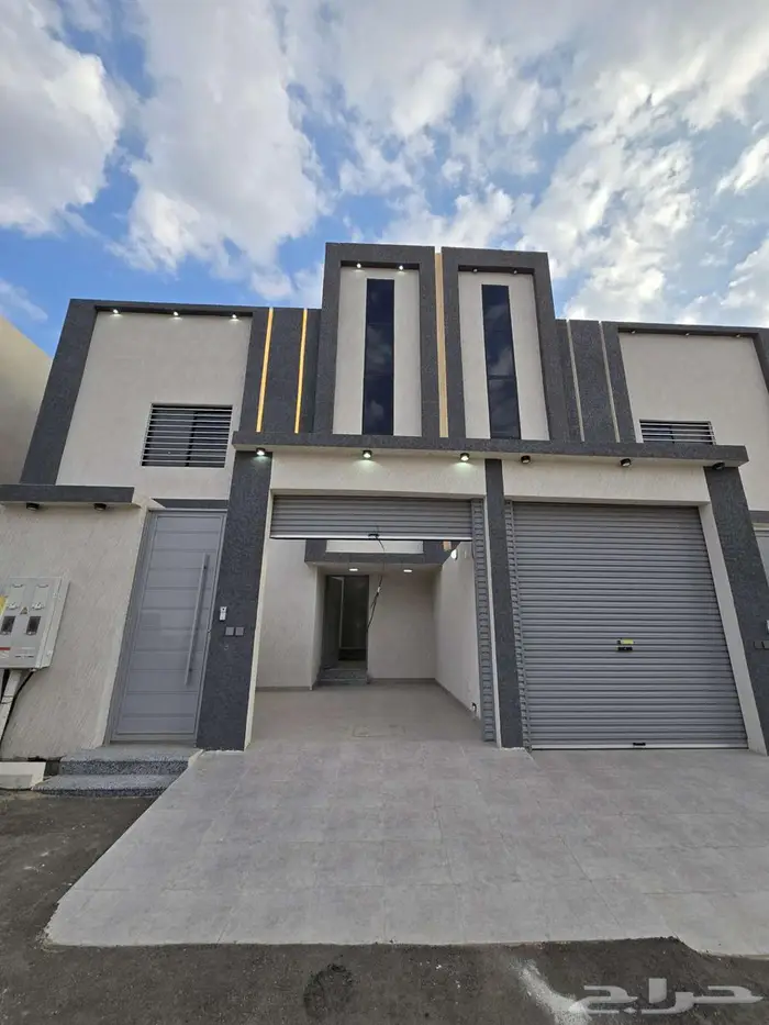 للبيع روف علوى مع ملحق بمدخل سياره 9غرف650 ألف طريق الثمانين 1