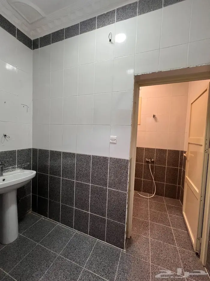 شقة مستخدمة للايجار مخطط الملك فهد 9