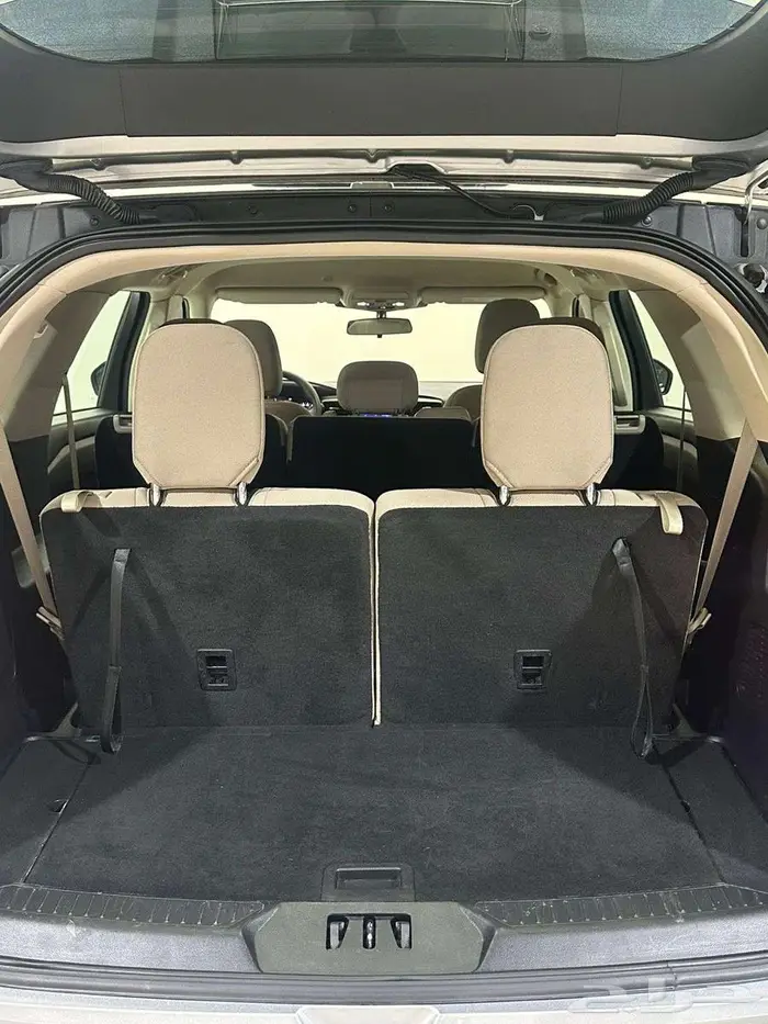 فورد اكسبلورر 2022 35