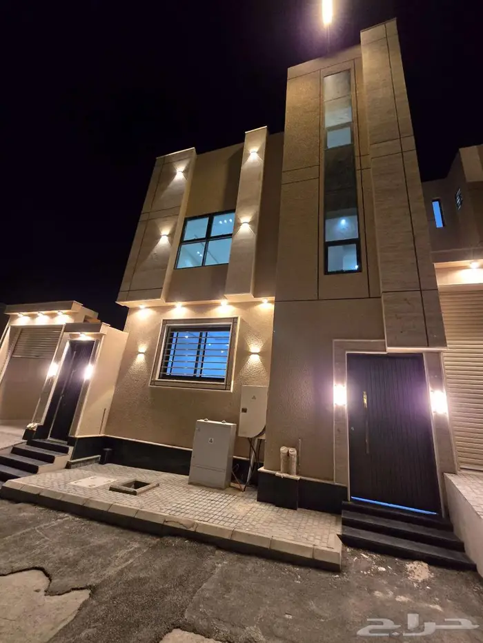 للبيع روف علوى مع ملحق تشطيب فاخر 9غرف بالمحاله أبها قرطبة 2