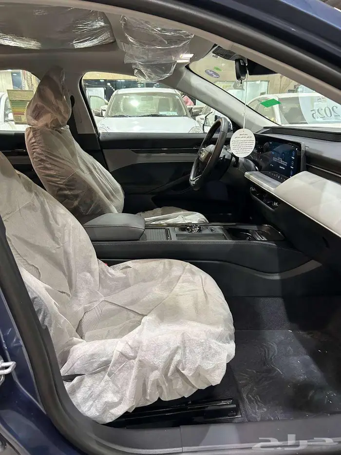 متوفر فورد تورس امبيانتي بنزين موديل 2025 كاش   اقساط 6