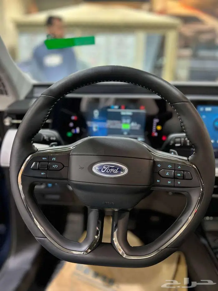 متوفر فورد تورس امبيانتي بنزين موديل 2025 كاش   اقساط 10