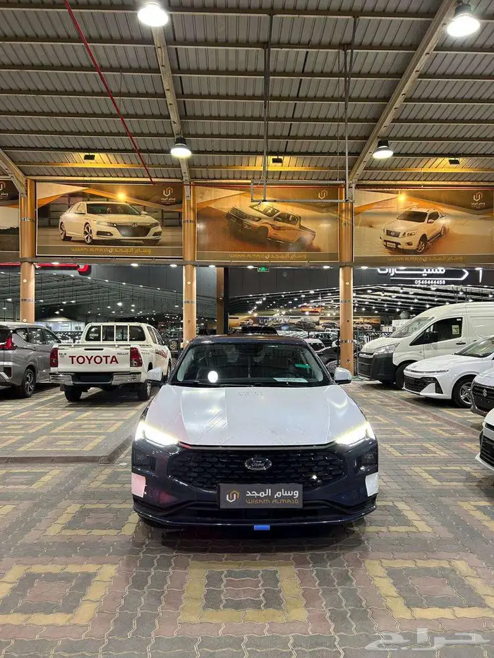 متوفر فورد تورس امبيانتي بنزين موديل 2025 كاش   اقساط 0