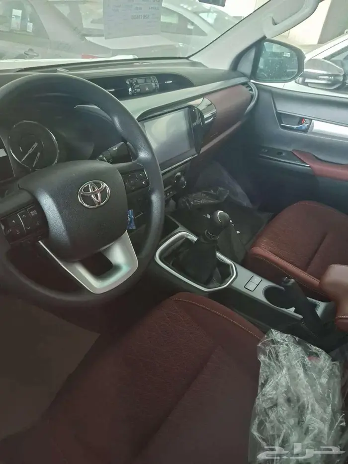 تويوتا هايلكس S-GLX دبل قير عادي 2025 3