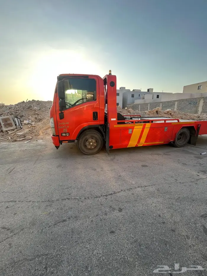 سطحه الرياض متجه الى الجنوب او الغربيه 0