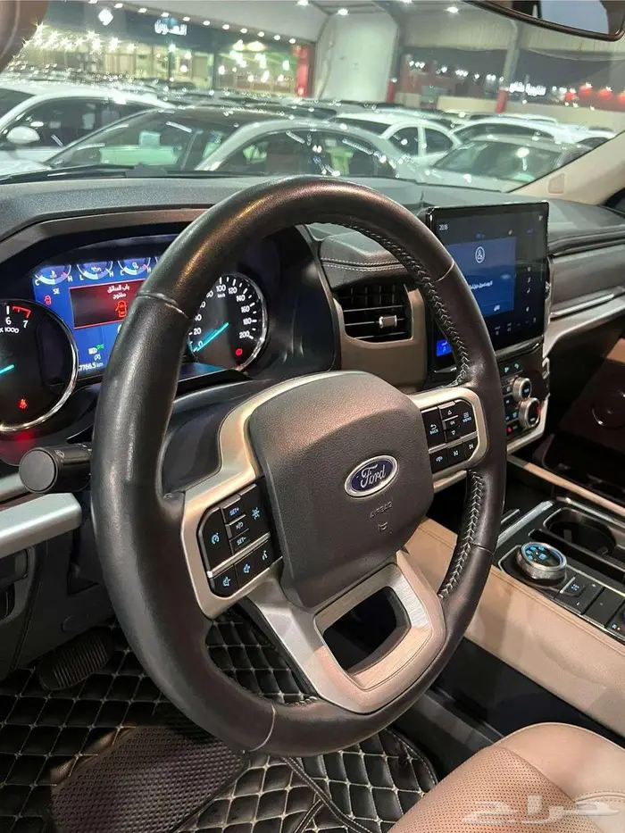 فورد اكسبيدشن 2022 فل كامل XLT سقف بانوراما شبه جديد 4