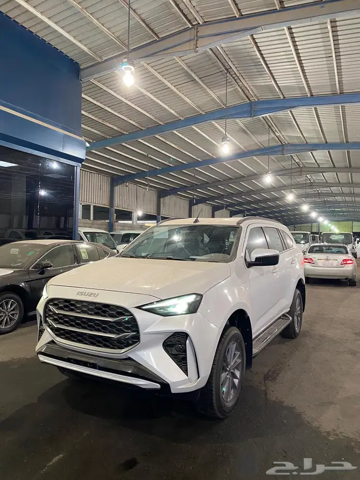 ايسوزو جيب ام يو اكس فل كامل 2025 اقل سعر 2