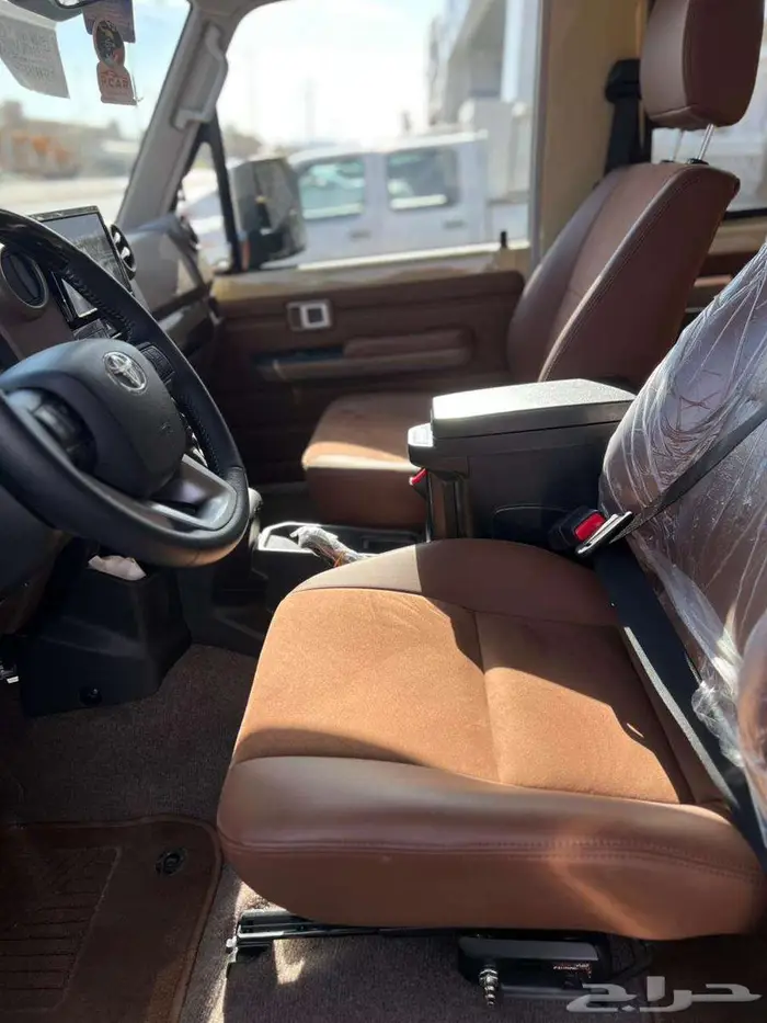 تويوتا جيب ربع رفرف ديزل اوتوماتيك 2025 15