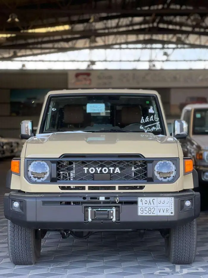 تويوتا جيب ربع رفرف ديزل اوتوماتيك 2025 2