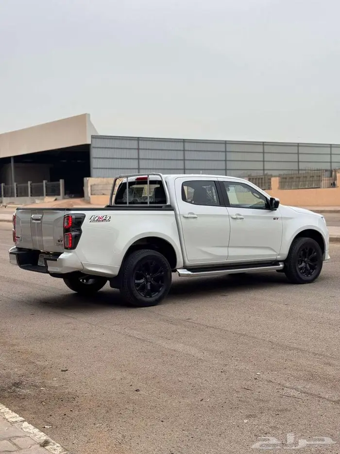 ايسوزو ديماكس 2023 GT 4