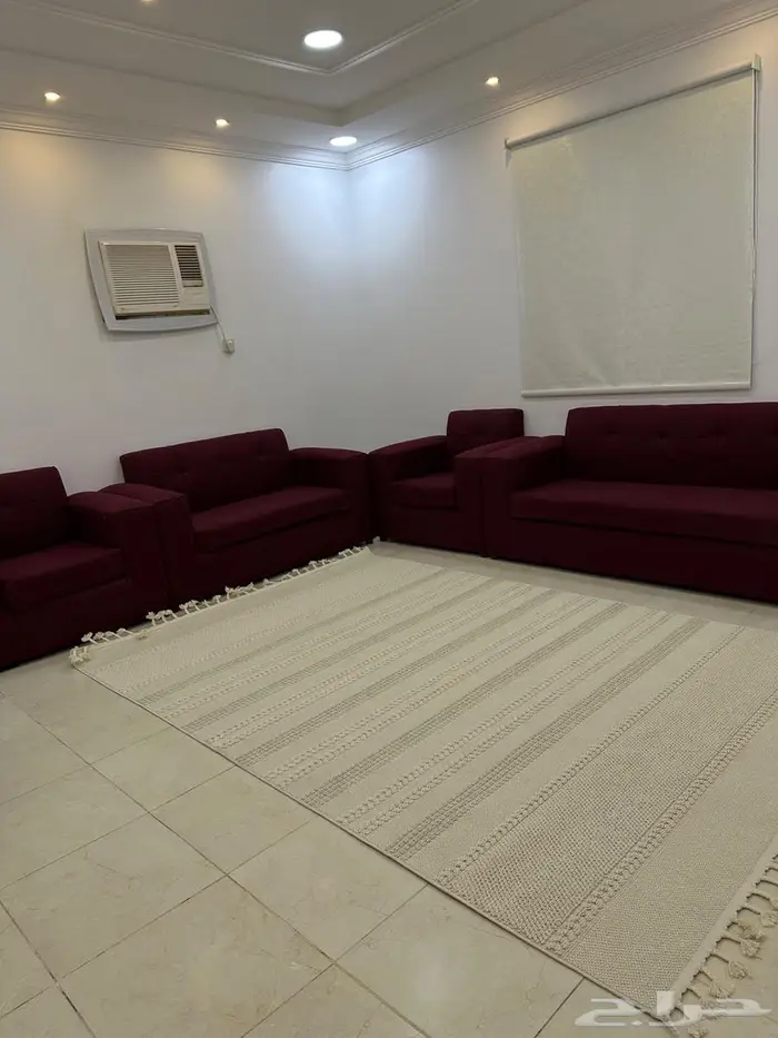 كنب استخدام قليل للبيع 1